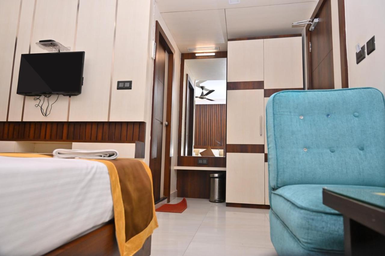 Hotel Silver Land New Digha With Rooftop Pool Екстериор снимка