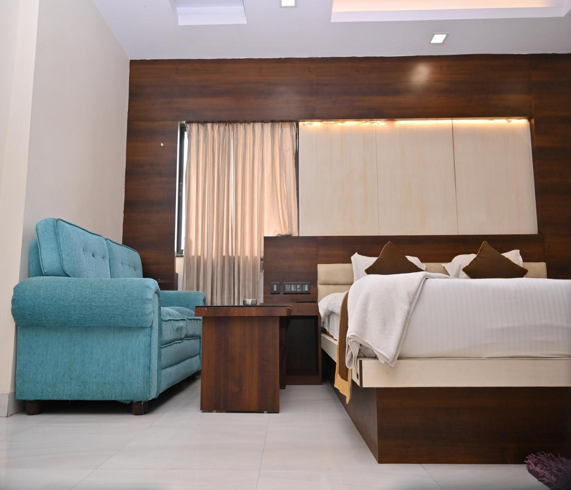 Hotel Silver Land New Digha With Rooftop Pool Екстериор снимка