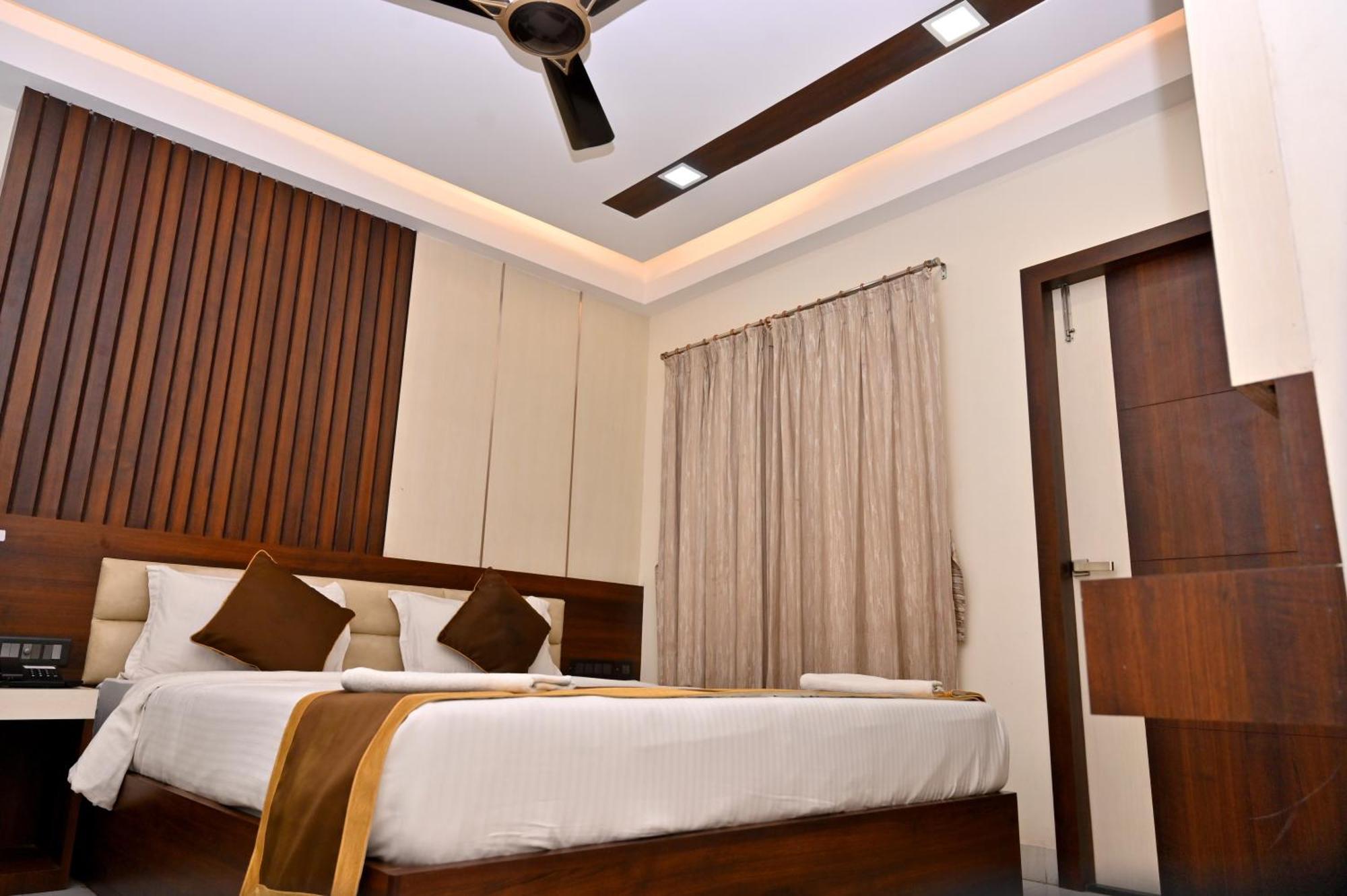 Hotel Silver Land New Digha With Rooftop Pool Екстериор снимка