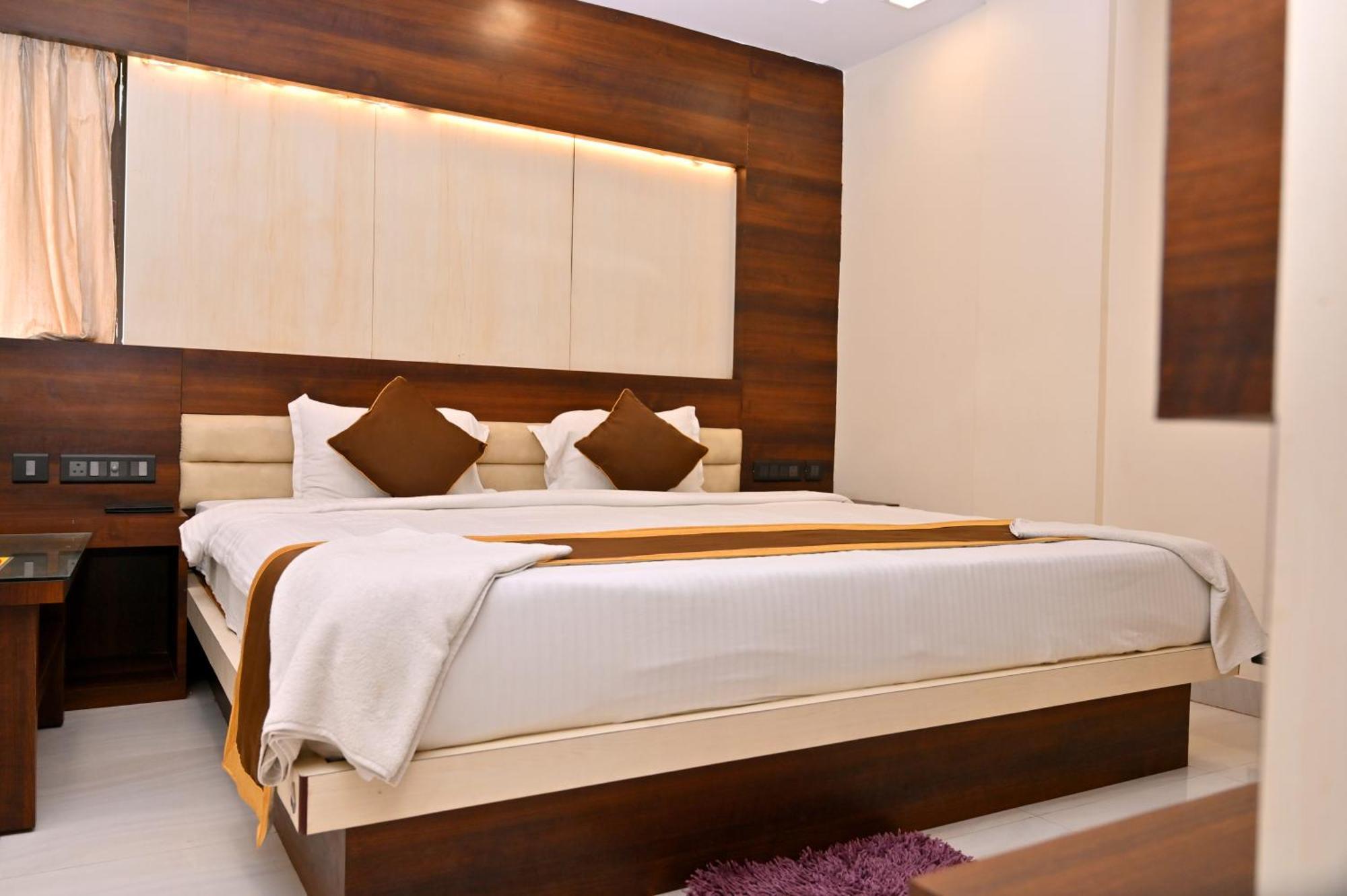 Hotel Silver Land New Digha With Rooftop Pool Екстериор снимка